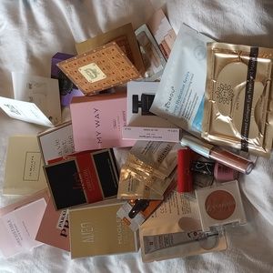25 + piece beauty samples